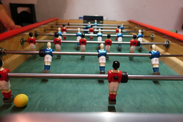 活塞创历史纪录，7人上双掀翻东部第一骑士，米切尔孤立无援得分38分.